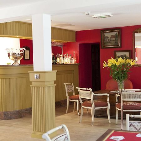 Logis Hotel O En Couleur Oucques-la-Nouvelle Екстериор снимка